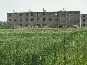 le site de l’église démolie est toujours en ruines