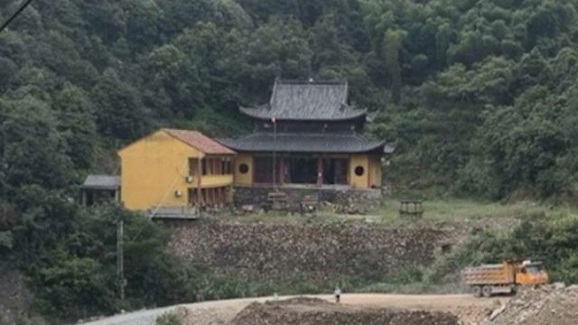 Bouddhisme en Chine,Démolition forcée,Temple bouddhiste,Violence policière