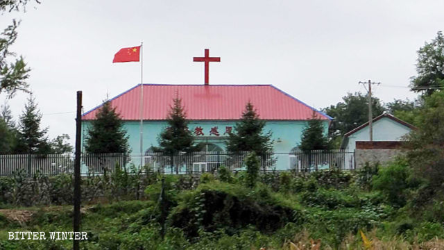 Religion chine,Christianisme,Église des Trois-Autonomies,Drapeau national flottant à l’église,Liberté Religieuse