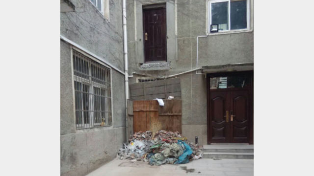 L’escalier menant à la chambre du père Liu a été complètement démonté.