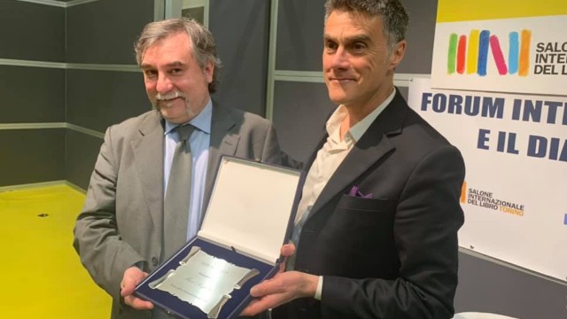 Marco Respinti recevant son prix